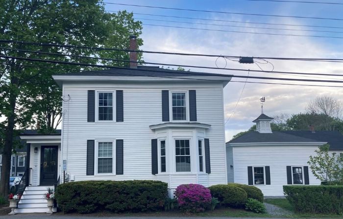 Circa 1850 Federal - 3 Bedroom 2 Bath Home In The Heart of Bath, Maine.