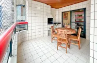3 bedroom apartment, 100m from the beach with pool and barbecue
