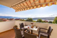 Apartment with sea view and quiet Mediterranean ambience