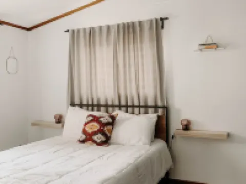 The Sawyer House-- Entire Home in the Heart of Sawyer Hotels in Chikaming Township