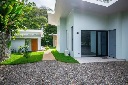 Villa El Perezoso, hot tub, close 2 beach!