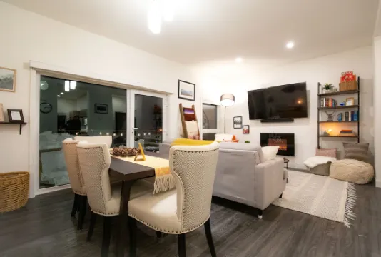 Hot Tub, 3 min to Resort, Fully Stocked Kitchen Complimentary Local Coffee