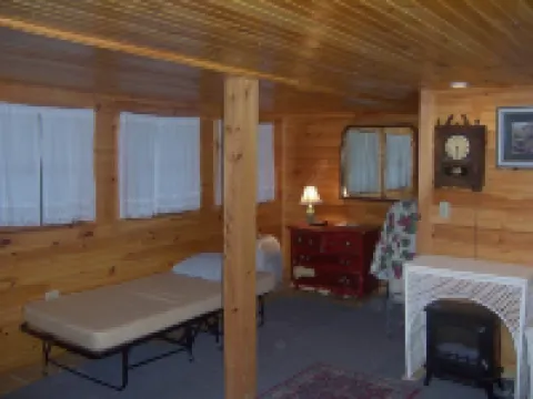 Cozy Cabin on Loon Lake