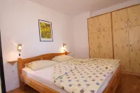 Large apartment just 300m from the beach in Porec