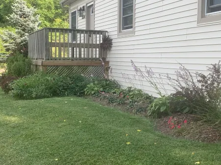 Kozy on King Отели рядом с достопримечательностью «The Watering Can Flower Market»