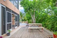3-bedroom house in awesome Bodden Town with WiFi, AC