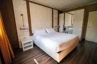 Acqua Resorts