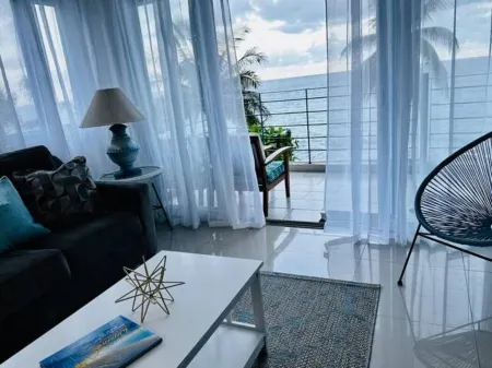 Cozy Seaside Condo Perfect for a Relaxing Getaway