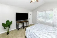 Beautiful Villa in Myrtle Beach within 4 min walk to the beach