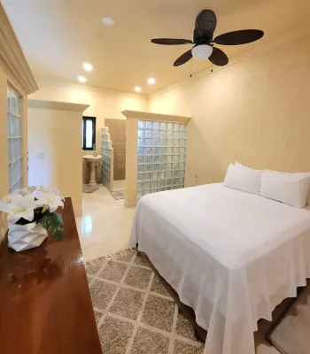 Private Comfortable Apartments 5min from Supermarket & Marina