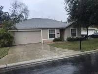 3 Bedroom/2 Bathroom Home with Enclosed Porch (Sleeps 5-6)