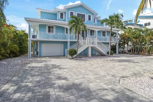 Fisherman Paradise, Dock, Pool , Ice Machine, Jacuzzi.