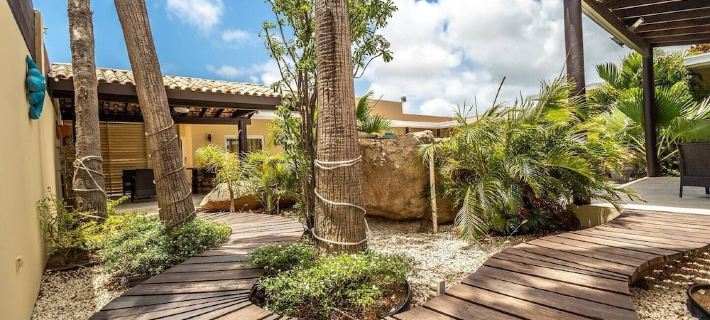 Juanedu Suites Hotels in Oranjestad