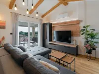 Villa Morgan - 10 people, 4 bedrooms, 3 bathrooms, Barbecue, Private pool Hotels in Murine