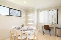 Smart Suites Self Check-in Apartments - 20 Darnley Hotel di Mount Ommaney