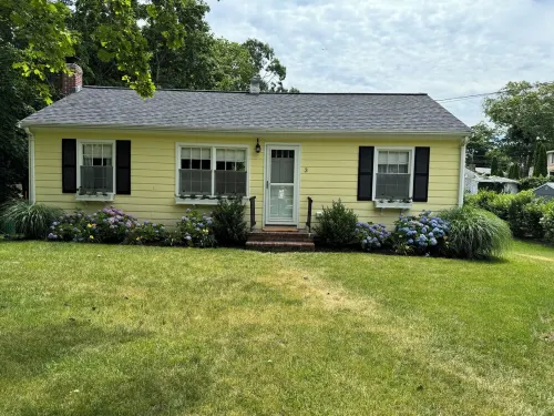 Priscilla Beach Cottage with Central AC