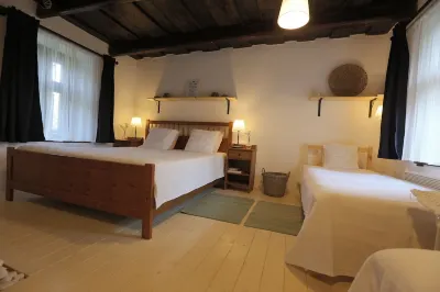 SEVEN PINES HOLIDAY HOUSE FOR HIDEAWAY Hotels in 