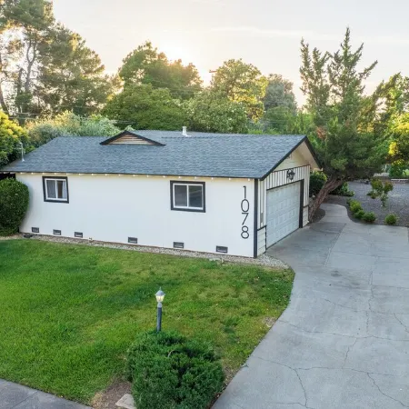 Spacious Hot Tub House w Cal King Beds!