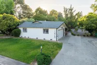 King Sized Beds, Large Outdoor and Indoor Space