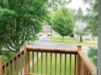 Main Street Family Retreat, Walking Distance to Beach & Downtown. Pet Friendly! Hotels in Port Dover