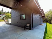 Bumbleberry 3 Bedroom Guest HomeNew Executive home in the heart of Kitimat BC Hotels in Kitimat