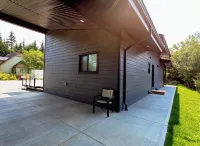 Bumbleberry 3 Bedroom Guest HomeNew Executive home in the heart of Kitimat BC