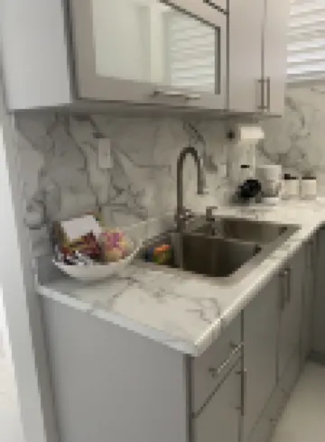 Luxury centric 1 bedroom apt - 5 min from the beach