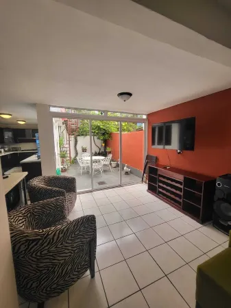 Relaxing Modern Home - Centrally Located Отели в г. Антигуо Кускатлан