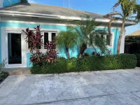 Ocean Breeze 2-bedroom 2-Bath in Nassau w/ Pool, AC, WiFi, Barbecue.