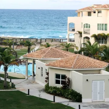 Beachfront Modern Loft with Large Private Terrace