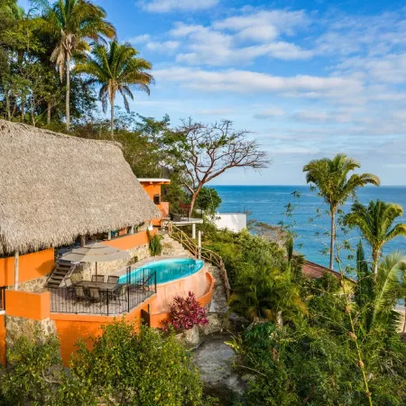 Lux in Yelapa, Infinity Pool, Huge Views, AC, Accommodates 8 to 10