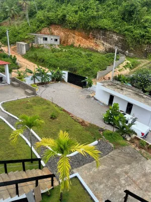 Romantic Spanish villa w/Infinity Pool — 10 min from the beach!