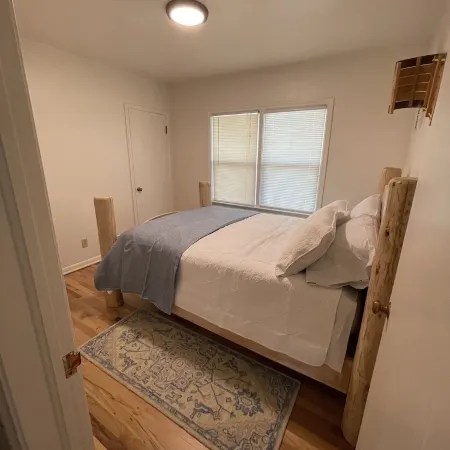 Cozy Home Across From Holt Arena and ISU Campus!