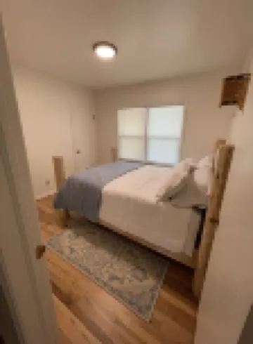 Cozy Home Across From Holt Arena and ISU Campus!