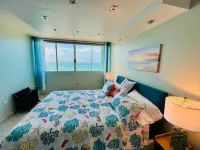 Oceanfront Oasis: Beachfront Gem and Ocean Vistas