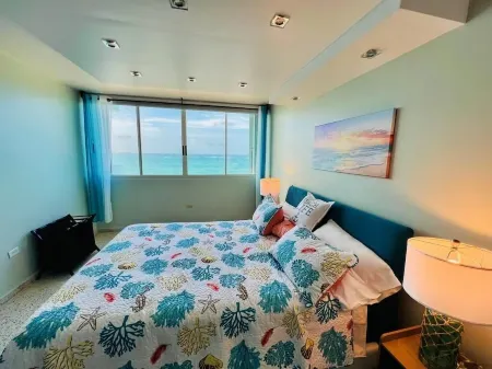 Oceanfront Oasis: Beachfront Gem and Ocean Vistas