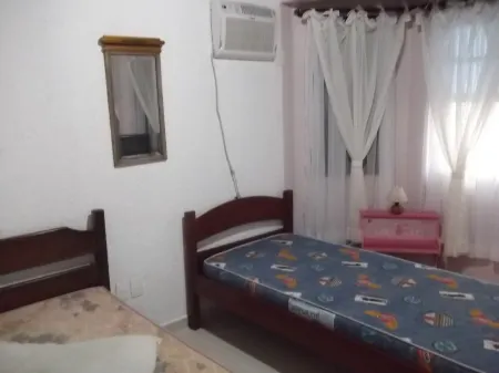 North coast, quick access to the most beautiful beaches. Boraceia, Juréia, ... Отели рядом с достопримечательностью «Foz do Rio Guaratuba»