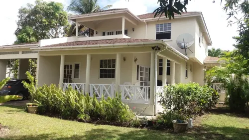 Apartment in quiet upscale Holetown area near Limegrove Centre and Beach