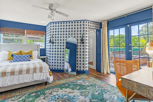 Marathon Family Retreat:  Pool, Hot Tub & Outdoor Movie Theater