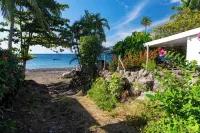 Peaceful villa on the beach - Little Beach House Hôtels à : 