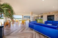 Rooftop Pool w/Lounge Area-2 BRM Apt-sleeps 4 U2