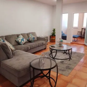 Relaxed Spanish beachfront condo w/private parking & private balcony ocean views