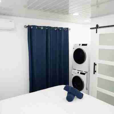 Cosy one bedroom condo in Holetown, St. James with pool access!! Rooms