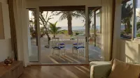 Comfortable beach house in the first row - vacation by the sea