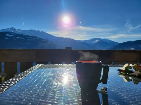 Panoramawohnung Surselva, Fantastischer Ausblick, Bietet Erholung und Aktivität Отели в г. Ладир