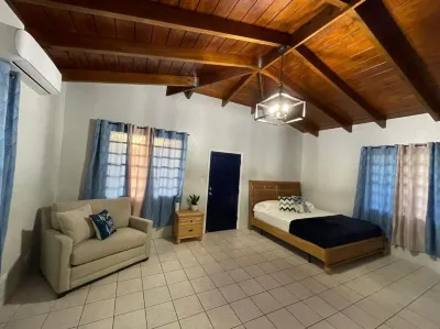 Casa Yalibri(Jah-Lee-Bree)—Hidden Gem in Historic Downtown Charlotte Amalie!