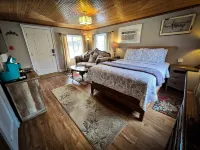 Sherwood Court Cottages & Guest Rooms Hotel di 