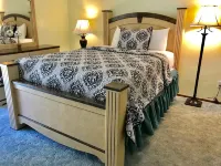 The River Inn فنادق في ثري ريفرز