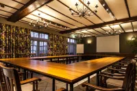 Hotel Restaurant De Roosterhoeve Hotels in Roosteren
