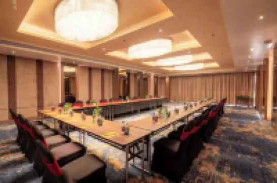 Golden Tulip Bhopal Hotels in Bhopal